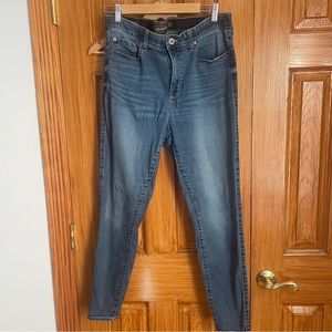 ✨SALE✨ Torrid Sky High Skinny Jeans